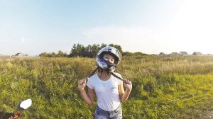 Лучший летний день с девушкой на мотоцикле