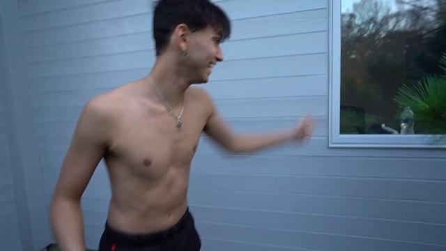 I CAUGHT MY TWIN BROTHER DOING THIS. смотреть онлайн