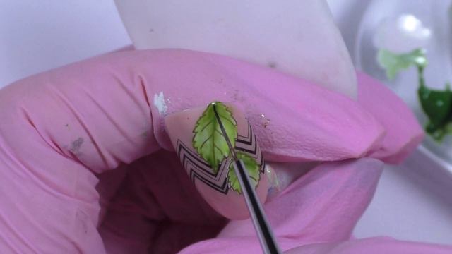 Как закрепить слайдер на ногтях? смотреть онлайн