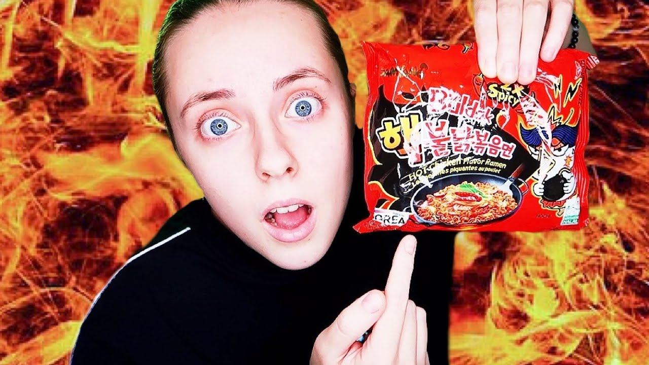 Я СЪЕЛА САМУЮ ОСТРУЮ ЛАПШУ В МИРЕ банана крис асмр и мукбанг смотреть онлайн