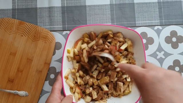 Испекла яблочный штрудель смотреть онлайн