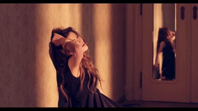 Celeste Buckingham - RUN RUN RUN Official VideoClip смотреть онлайн