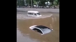 Наводнения и сели обрушились на Таджикистан! Потоп в Душанбе #Dushanbe #flood #mudslide