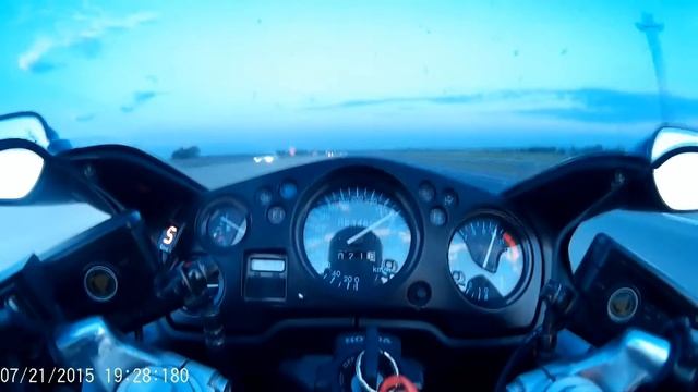 Honda CBR1100xx 300 км.ч. смотреть онлайн