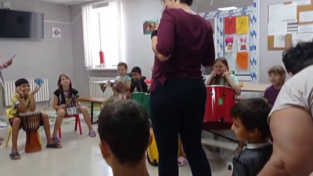 Ритмика на барабанах для взрослых и детей из Украины на канале LIKE EVA plus смотреть онлайн