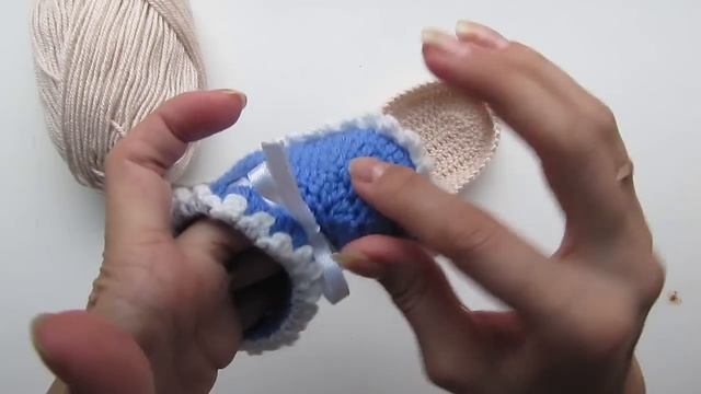 ?Новинка! Пинетки крючком на малыша! Однотонные. Crochet booties for baby!© смотреть онлайн