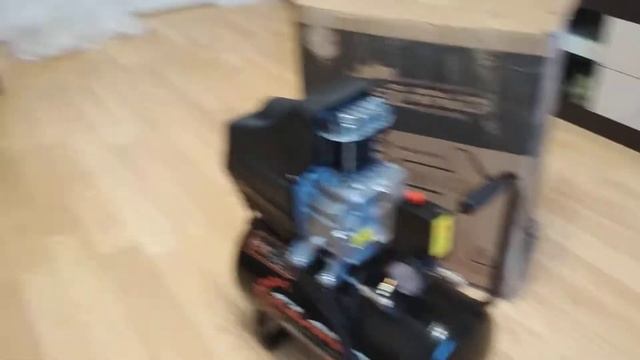 Распаковка — Воздушный компрессор Eland Wind 24А-1CO