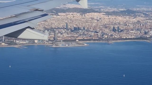 Amazing view of Barcelona, Aegean airways flight ATH to BCN. Landing at BCN airport. смотреть онлайн