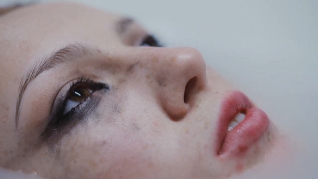 Стих об одиночестве «Не спится» смотреть онлайн