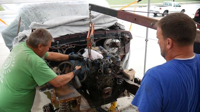 Ep.28 1979 Ford F250 Restoration - Pulling the 351m engine out of #midnightmaroon смотреть онлайн