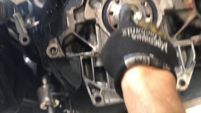 Remplacement embrayage, volant moteur et butee hydraulique Ford C Max HD 720p смотреть онлайн