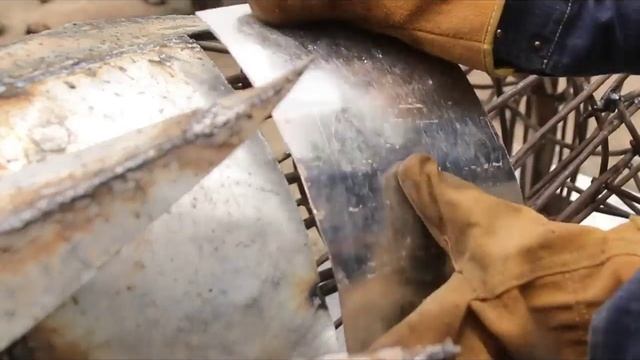 Женщина модифицировала классную стальную машину-качалку!