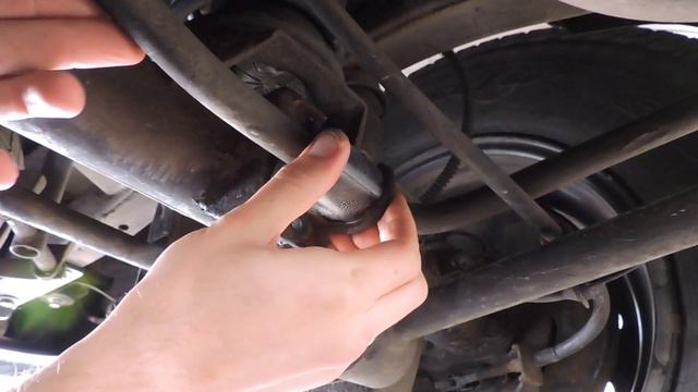 Втулка заднего стабилизатора SsangYong Kyron. Замена втулки заднего стабилизатора на кайроне. смотреть онлайн
