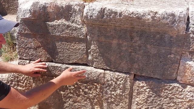 ‼️АХА-ХА, нашёл дефекты/брак древних мастеров в античном театре‼️