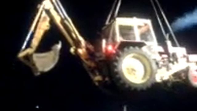 Летающий трактор.3gp смотреть онлайн