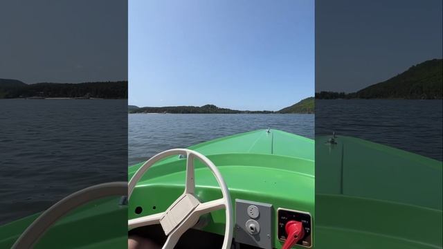 Лодка на электромоторе. Махово озеро смотреть онлайн