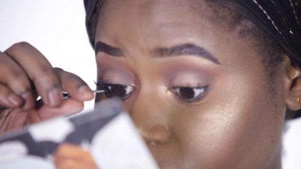 LASHES UNDERNEATH LASH LINE TUTORIAL | African Queening ??