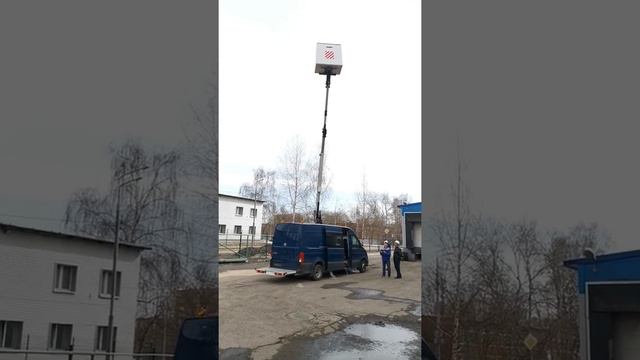 Грузопассажирский Фольксваген Крафтер с автовышкой смотреть онлайн