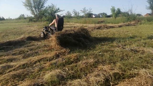 Заготовка сена, гребём поперечными граблями смотреть онлайн