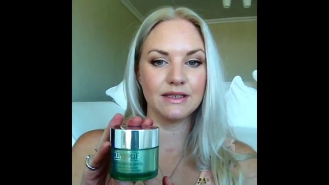 Clinique Insider Review Superdefense SPF25 Age Defense Moisturizer смотреть онлайн