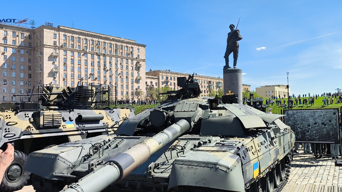 Выставка трофейной техники на Поклонной горе 2024 в МОСКВЕ . Эксклюзивный видеообзор смотреть онлайн