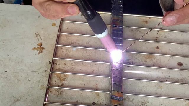 Тренируюсь в Tig электросварке на Сварог PRO TIG 200 P DSP AC/DC смотреть онлайн