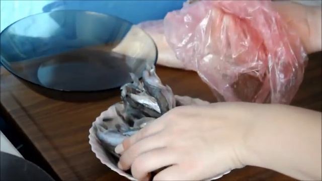 Как жарит рыбу. Мойву ( мука в пакете) Лайфхак смотреть онлайн