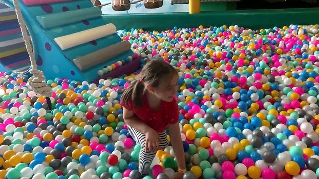24 ЧАСА ПАПА ГОВОРИТ ДА/ЧЕЛЛЕНДЖ/ БАТУТНЫЙ ЦЕНТР/24 HOURS DAD SAYS YES / CHALLENGE/TRAMPOLINE CENTE смотреть онлайн