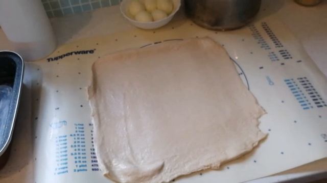 Пирог с капустой и сосисками Pie with cabbage and sausages смотреть онлайн