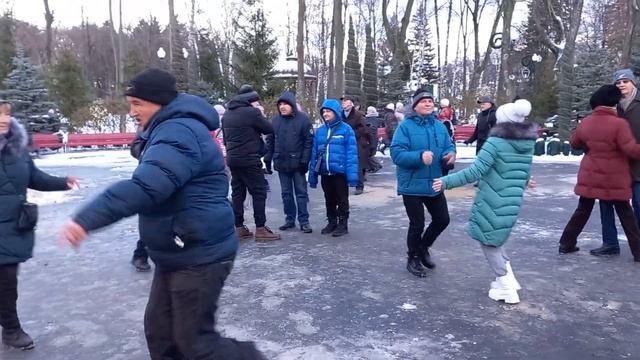 Харьков, танцы в парке, "Как долго я тебя искал" смотреть онлайн
