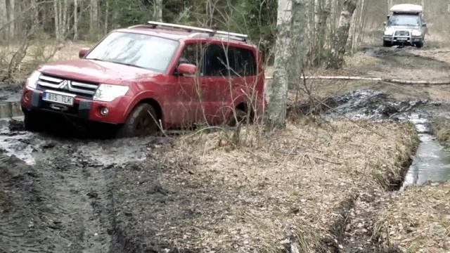 Mitsubishi Pajero 4 and Toyota Land Cruiser 100 offroad, Estonia (Part 1). смотреть онлайн