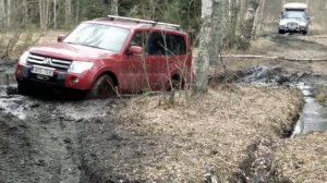 Mitsubishi Pajero 4 and Toyota Land Cruiser 100 offroad, Estonia (Part 1).