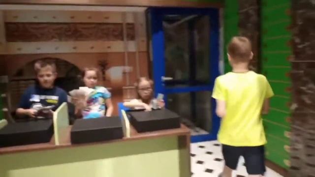 BLOGGER PARTY смотреть онлайн