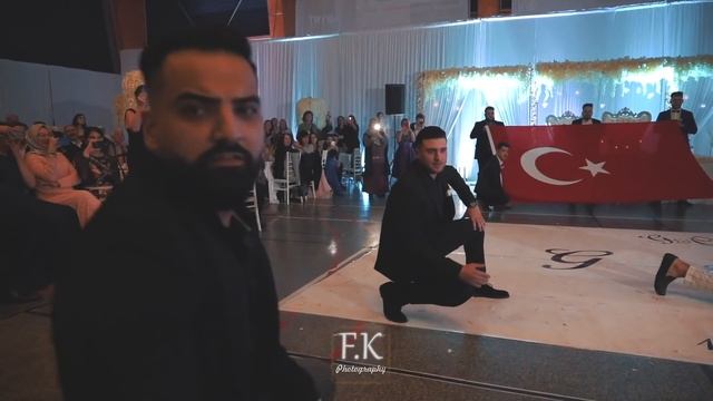 DAMATIMIZDAN GELINIMIZE MUHTESEM ZEYBEK GOSTERISI !! смотреть онлайн