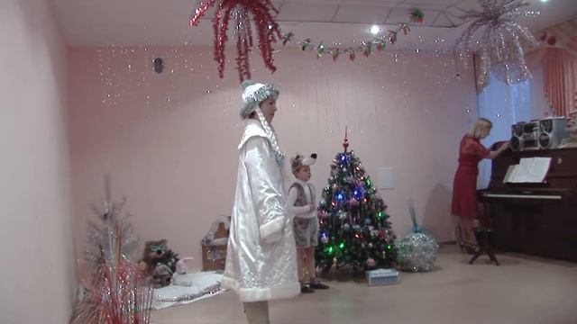 Новогодний утренник в детском саду.