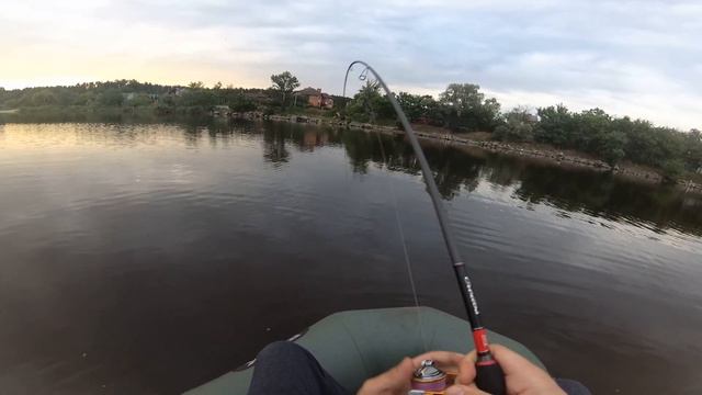 ТРОФЕЙНЫЙ СОМ на ЛАЙТОВЫЙ СПИННИНГ! Впервые словил Сома. 18+ смотреть онлайн