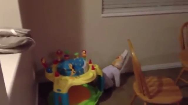 Дети падают, смеются, играют. Смех до боли. смотреть онлайн