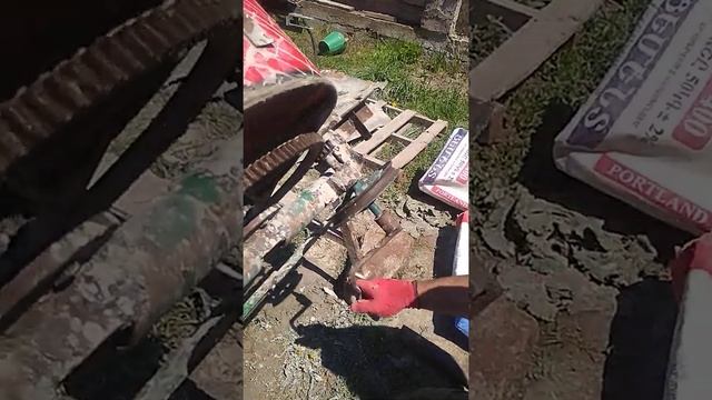 Бетонамешалка своим руками. Ручная бетонамешалка без матора. смотреть онлайн