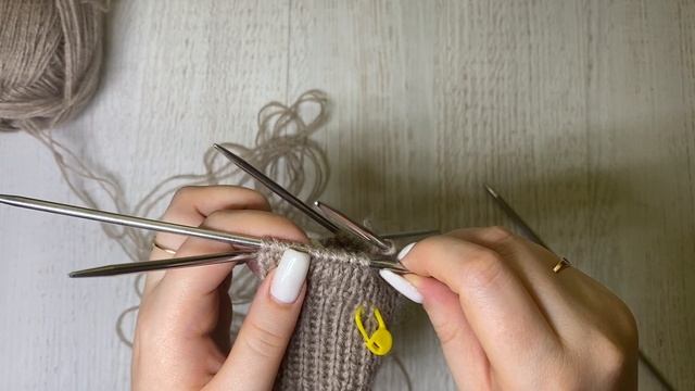 ВАРЕЖКИ СПИЦАМИ\\ПРОСТОЙ РЕЛЬЕФНЫЙ УЗОР смотреть онлайн