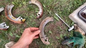 ЛУАЗ 969М - ПЕРВЫЙ РЕМОНТ ТОРМОЗОВ, СЛИВАЕМ НИГРОЛ