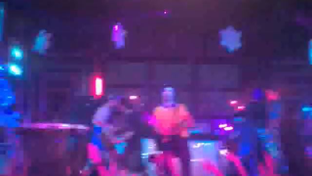 Noize MC - На работе (Платят бабло) [Казань. Arena. 24.12.11] смотреть онлайн