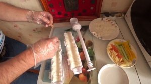 Делаем роллы с помощью специальной формы.