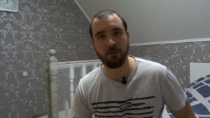 Тамбур в частном доме и конденсат на входной металлической двери