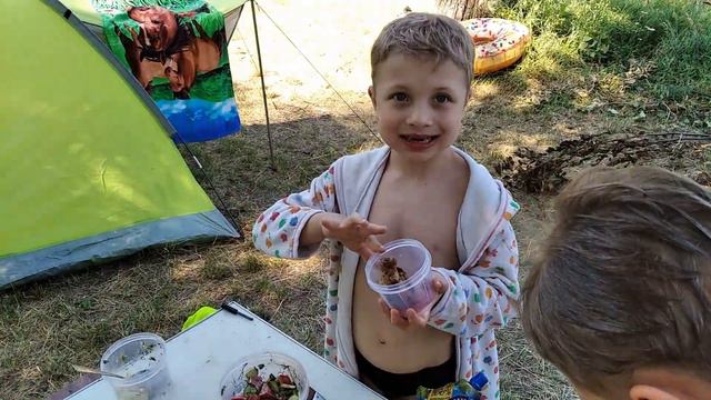 Рыбалка с ночевкой. Ворскла 2020 г. События первого дня. смотреть онлайн