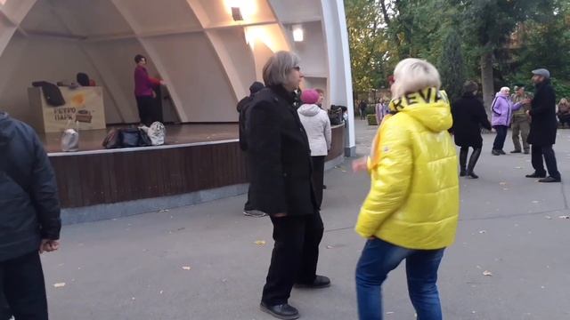 А Я РОЗТАНУ В ТВОЇХ РУКАХ!???/ТАНЦЫ В ПАРКЕ ГОРЬКОГО ХАРЬКОВ ОКТЯБРЬ 2021 смотреть онлайн
