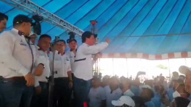 Miguel Martínez reconoce lo que ya se sabe y canta “Jefe de Jefes” смотреть онлайн