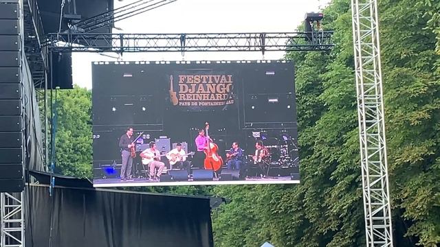 Django Reinhardt Festival 2022, Tiny Impresssion of the Jimmy Rosenberg Quartet end of concert. смотреть онлайн