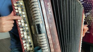 Учимся играть на баяне за 5 минут РАЗБОР ШАНСОНА