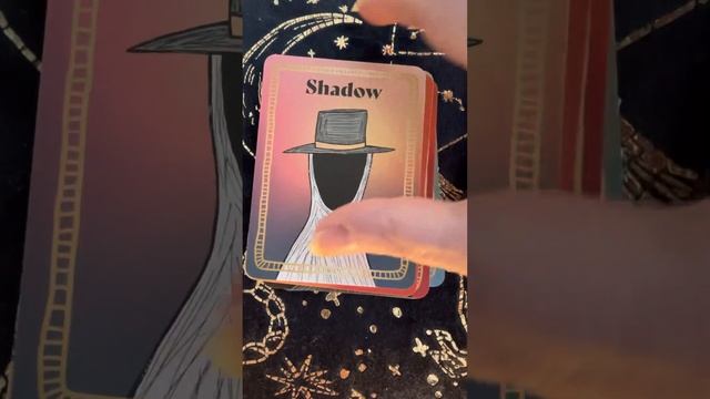 The Roast Iconic Oracle Deck! #flipthrough смотреть онлайн