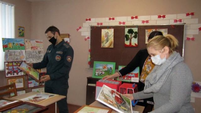 В Гомельской области подвели итоги конкурса детского творчества «Спасатели глазами детей» смотреть онлайн